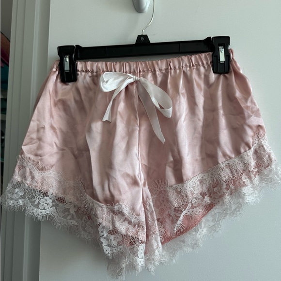 Pink Silk Robe and Shorts set - Picture 3 of 4